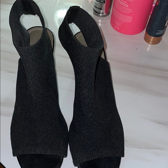 Heels - Picture 2 of 3